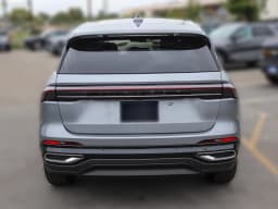 Lincoln Nautilus Premiere AWD 2025 — side view