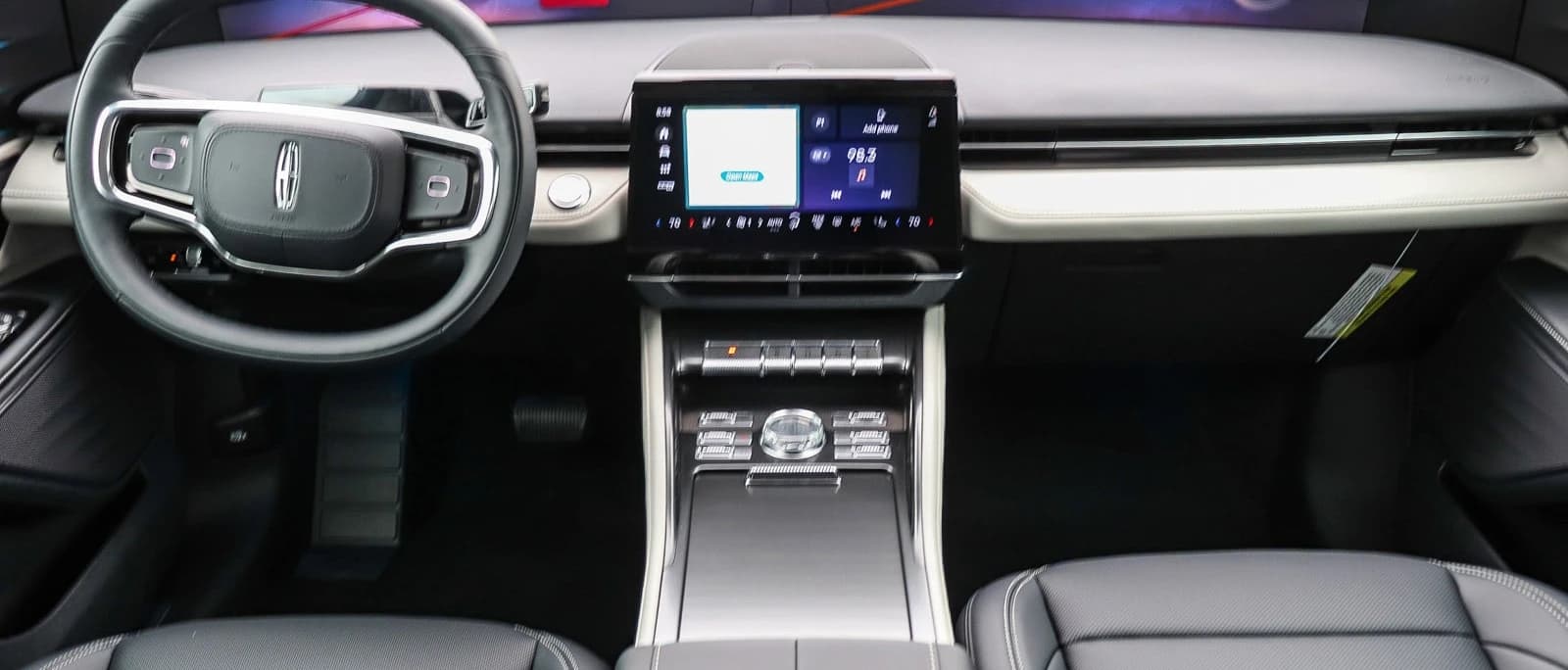 Lincoln Nautilus Premiere AWD 2025 — side view