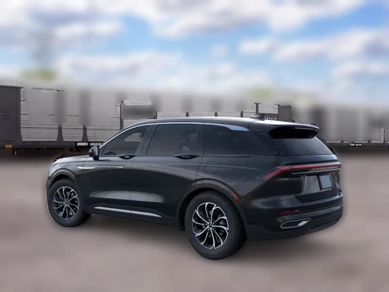 Lincoln Nautilus Premiere AWD 2026 — side view