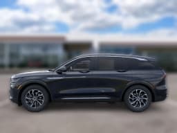 Lincoln Nautilus Premiere AWD 2026 — side view