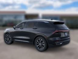 Lincoln Nautilus Premiere AWD 2026 — side view