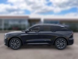 Lincoln Nautilus Premiere AWD 2026 — side view
