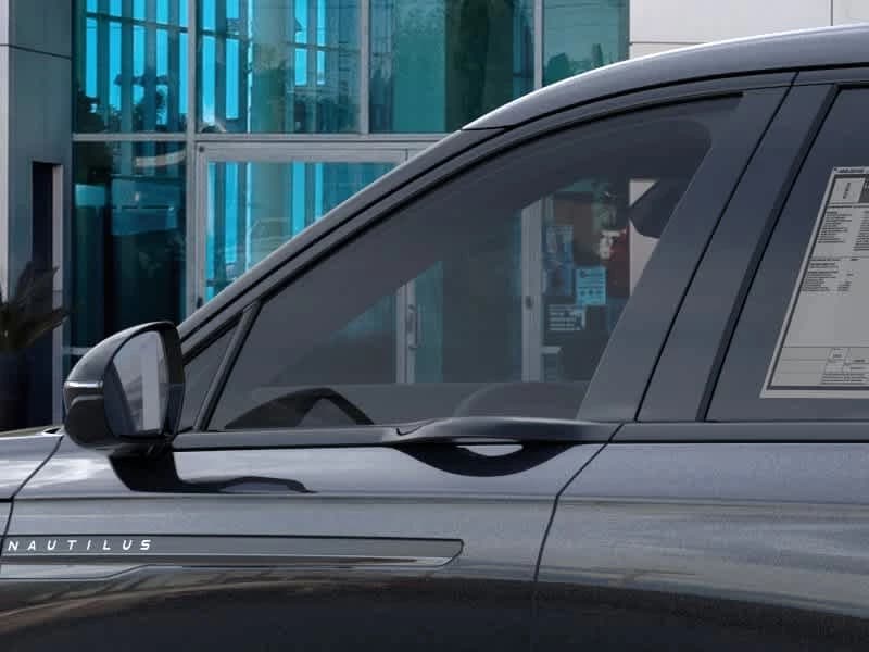 Lincoln Nautilus Premiere AWD 2026 — side view