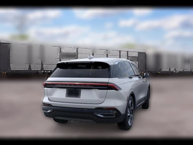 Lincoln Nautilus Premiere AWD 2026 — side view