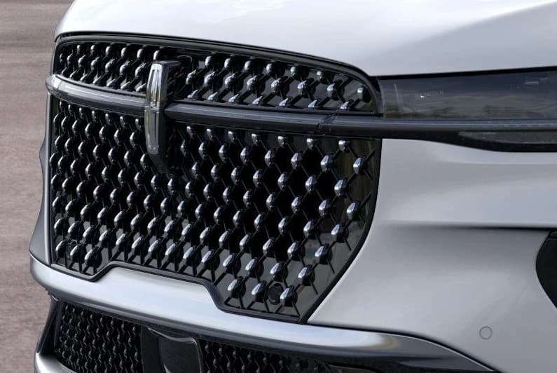 Lincoln Nautilus Premiere AWD 2026 — side view
