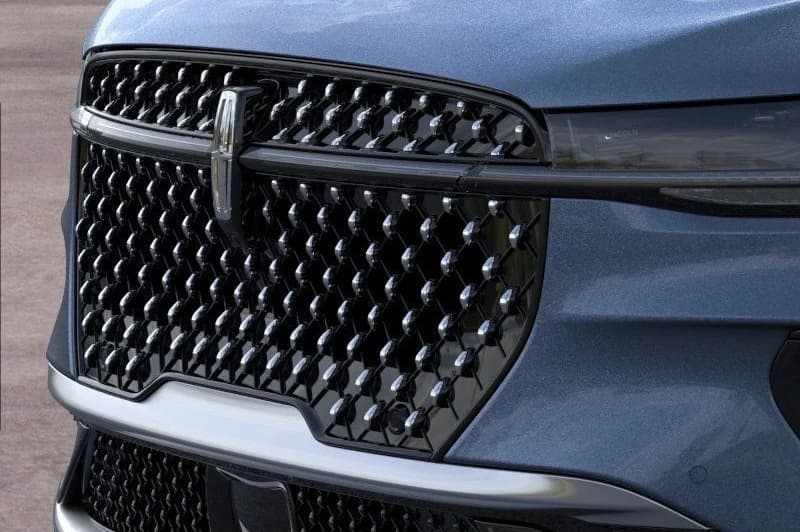 Lincoln Nautilus Premiere AWD 2026 — side view