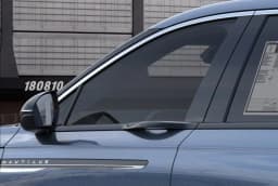 Lincoln Nautilus Premiere AWD 2026 — side view