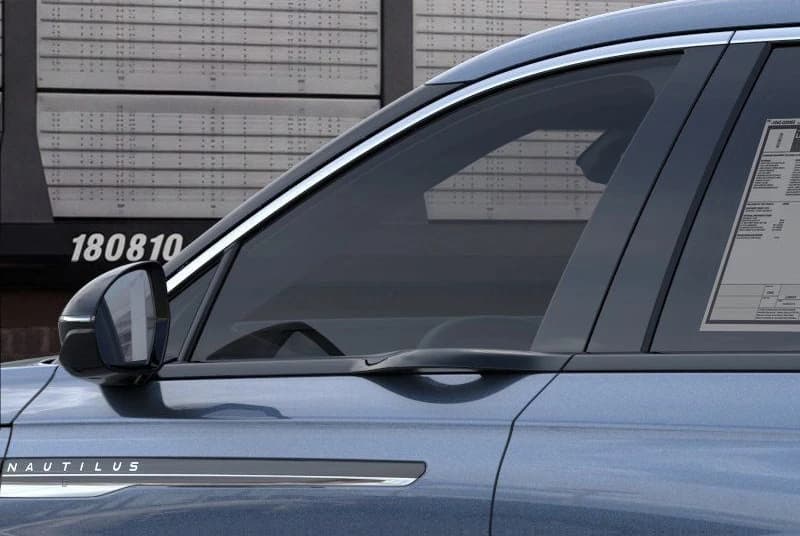 Lincoln Nautilus Premiere AWD 2026 — side view
