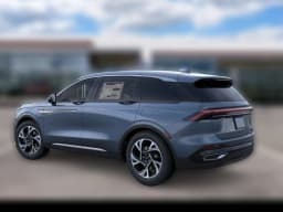 Lincoln Nautilus Premiere AWD 2026 — side view