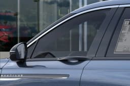 Lincoln Nautilus Premiere AWD 2026 — side view