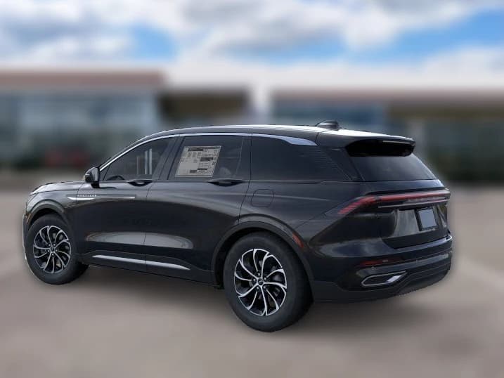 Lincoln Nautilus Premiere AWD 2026 — side view