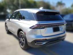 Lincoln Nautilus Premiere AWD 2026 — side view