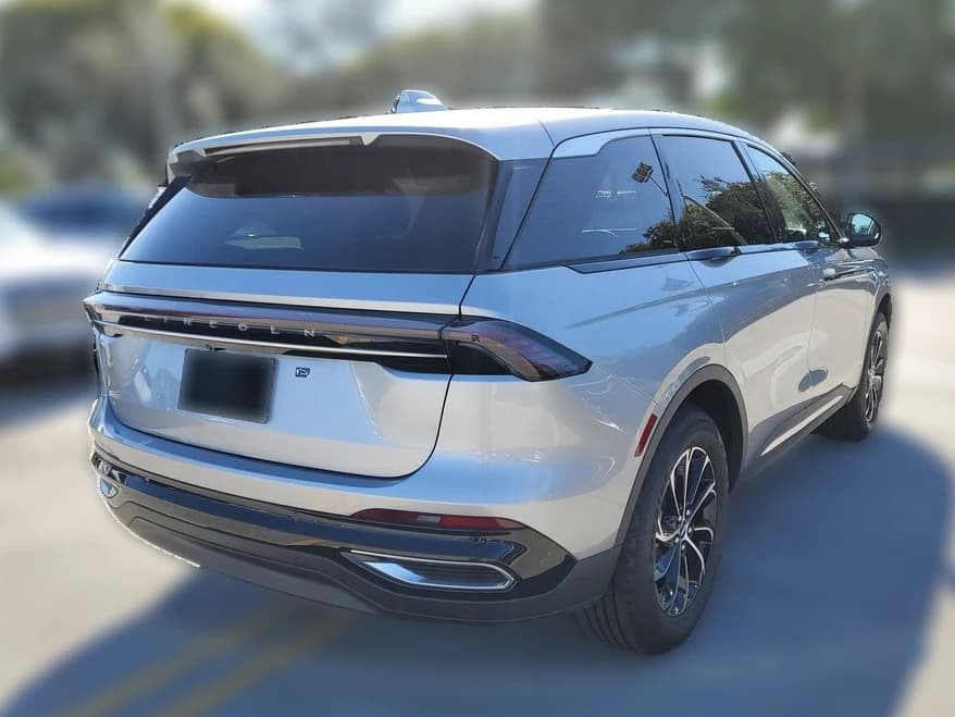 Lincoln Nautilus Premiere AWD 2026 — side view