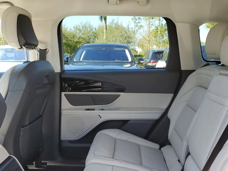 Lincoln Nautilus Premiere AWD 2026 — side view