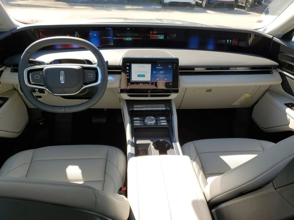 Lincoln Nautilus Premiere AWD 2026 — side view