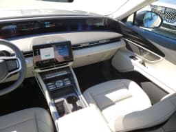 Lincoln Nautilus Premiere AWD 2026 — side view