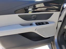 Lincoln Nautilus Premiere AWD 2026 — side view