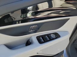Lincoln Nautilus Premiere AWD 2026 — side view