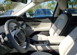 Lincoln Nautilus Premiere AWD 2026 — side view