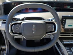 Lincoln Nautilus Premiere AWD 2026 — side view
