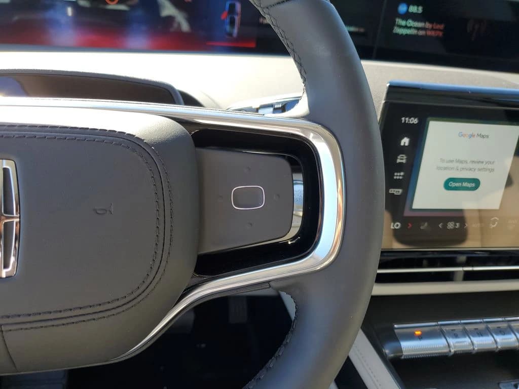 Lincoln Nautilus Premiere AWD 2026 — side view