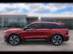 Lincoln Nautilus Premiere AWD 2026 — side view