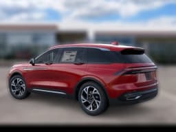 Lincoln Nautilus Premiere AWD 2026 — side view
