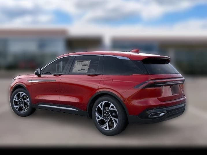 Lincoln Nautilus Premiere AWD 2026 — side view