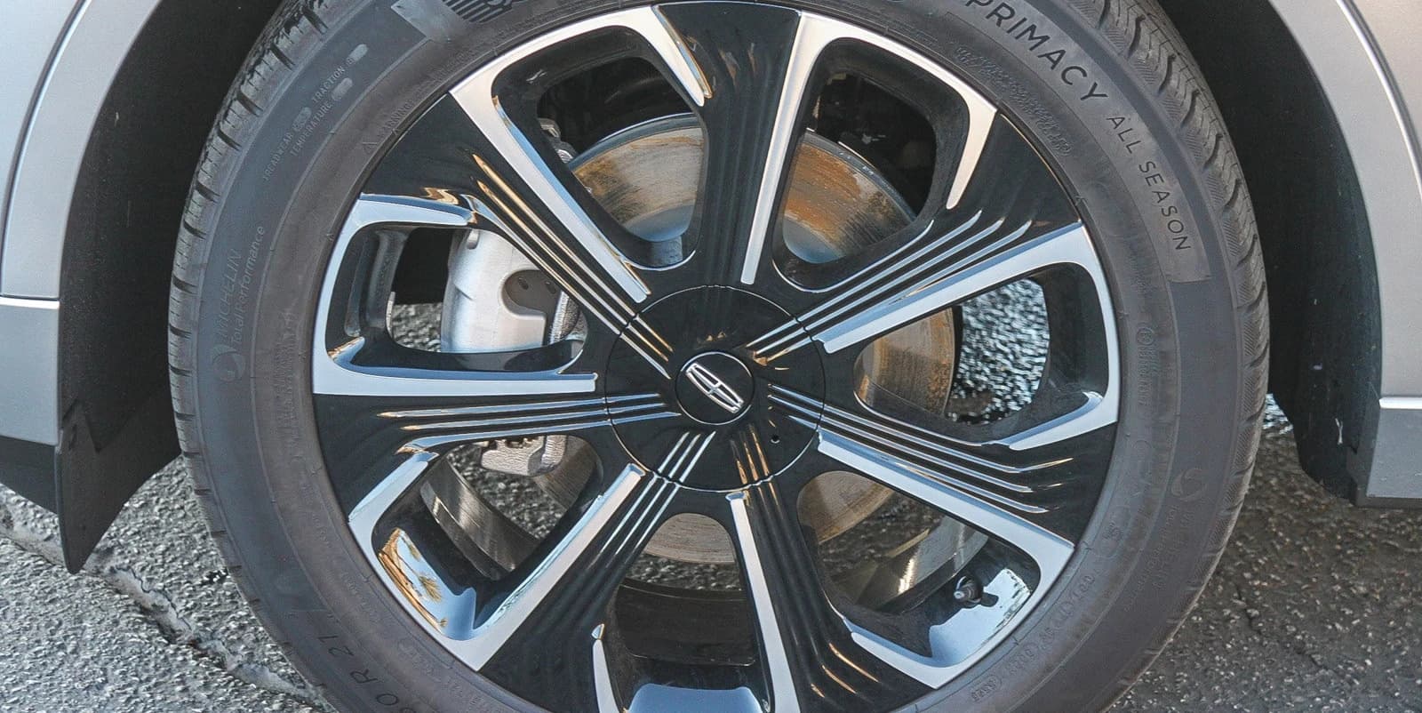Lincoln Nautilus Reserve AWD 2026 — side view