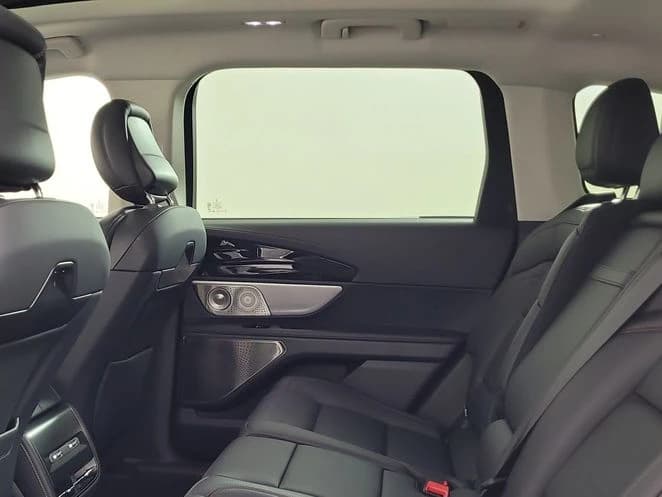 Lincoln Nautilus Reserve AWD 2026 — side view