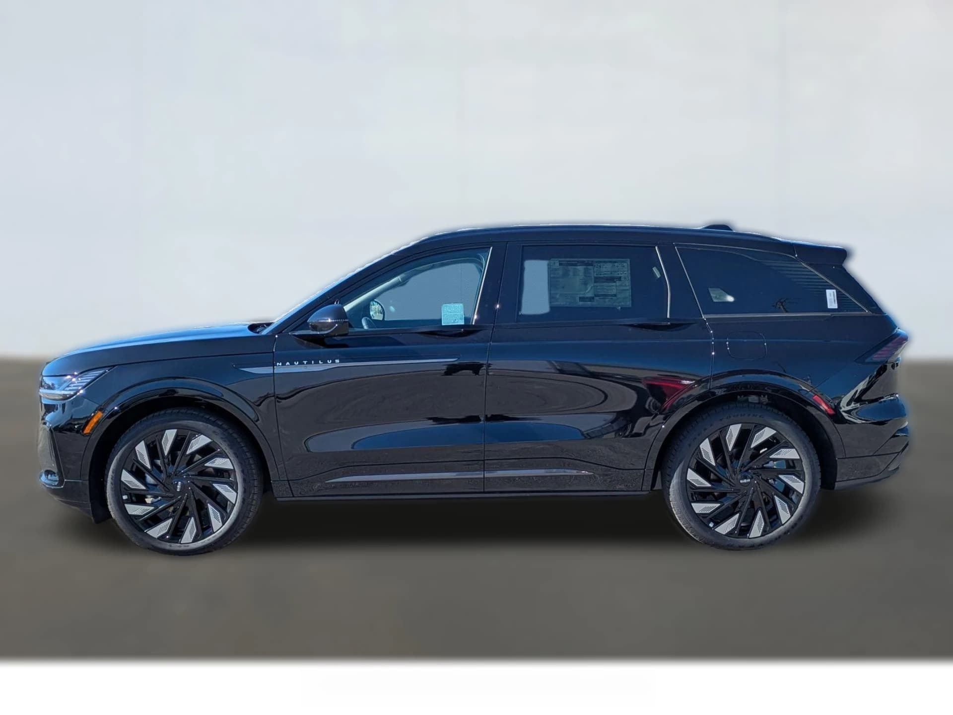 Lincoln Nautilus Reserve AWD 2026 — side view
