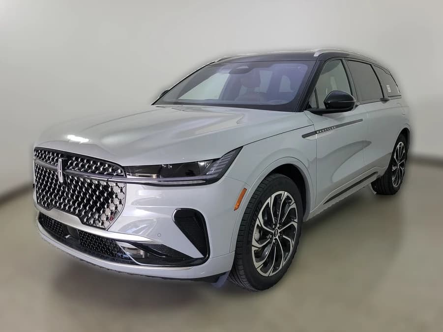 Lincoln Nautilus Reserve AWD 2026 — side view