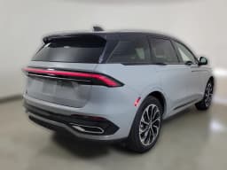 Lincoln Nautilus Reserve AWD 2026 — side view