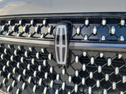 Lincoln Nautilus Reserve AWD 2026 — side view