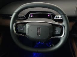 Lincoln Nautilus Reserve AWD 2026 — side view