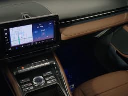 Lincoln Nautilus Reserve AWD 2026 — side view