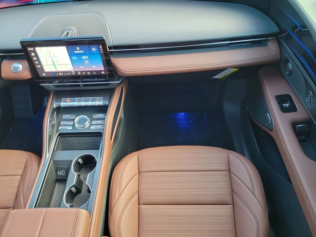 Lincoln Nautilus Reserve AWD 2026 — side view