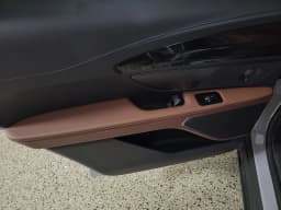 Lincoln Nautilus Reserve AWD 2026 — side view