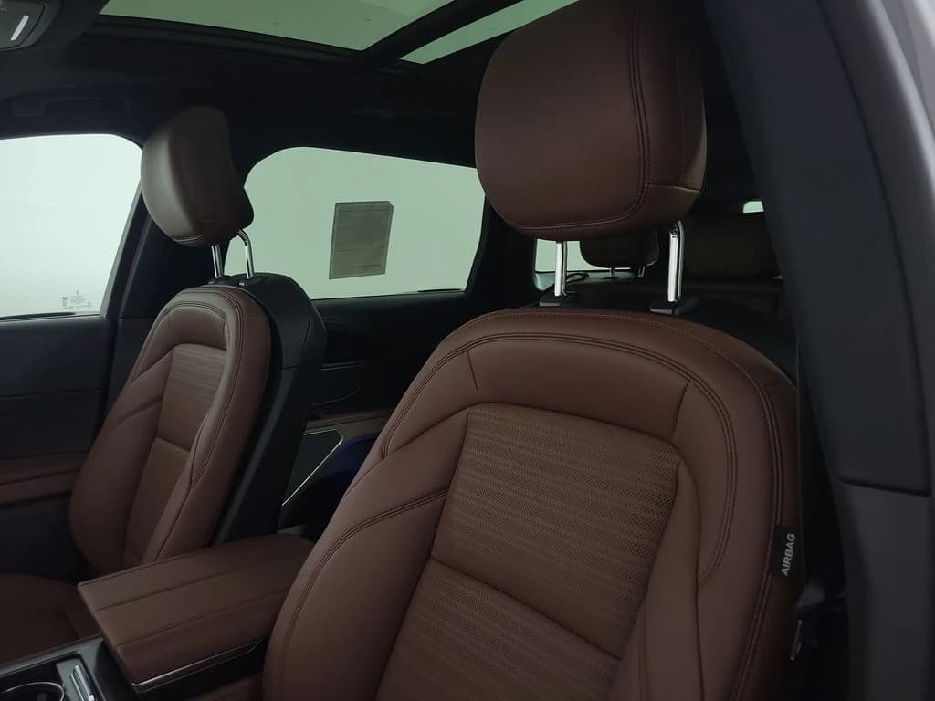 Lincoln Nautilus Reserve AWD 2026 — side view