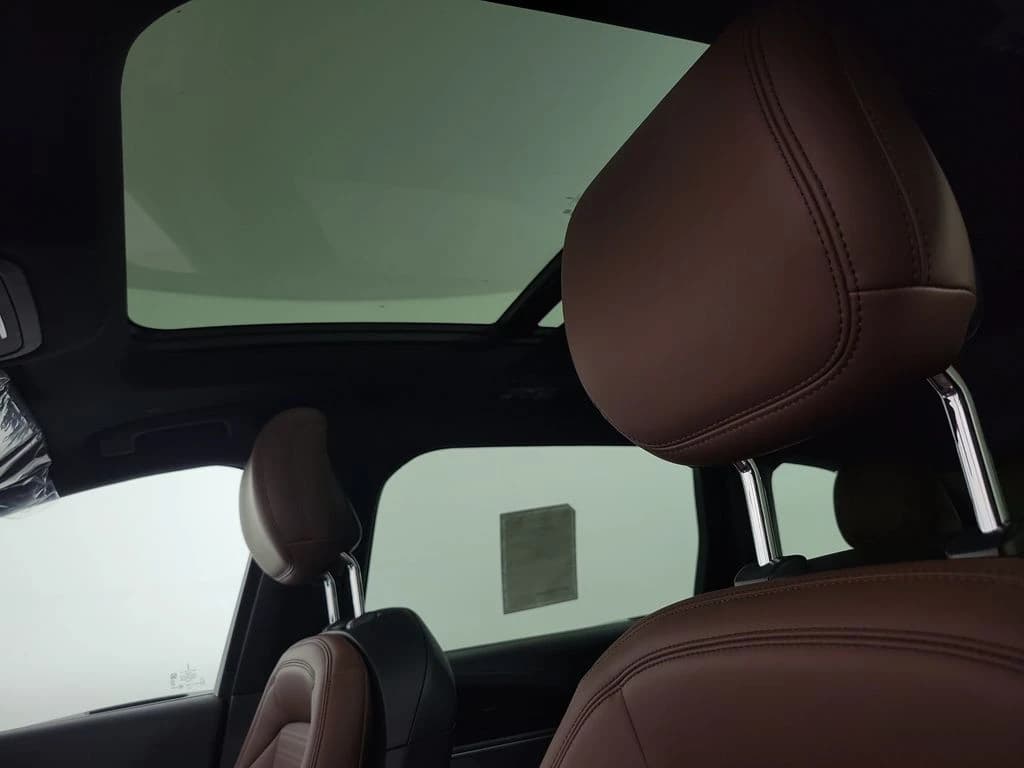 Lincoln Nautilus Reserve AWD 2026 — side view