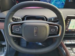 Lincoln Nautilus Reserve AWD 2026 — side view