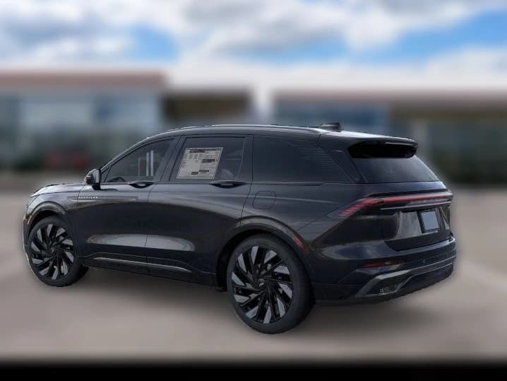 Lincoln Nautilus Reserve AWD 2026 — side view