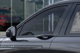 Lincoln Nautilus Reserve AWD 2026 — side view