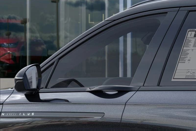 Lincoln Nautilus Reserve AWD 2026 — side view