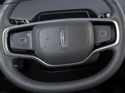 Lincoln Nautilus Reserve AWD 2026 — side view