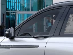 Lincoln Nautilus Reserve AWD 2026 — side view