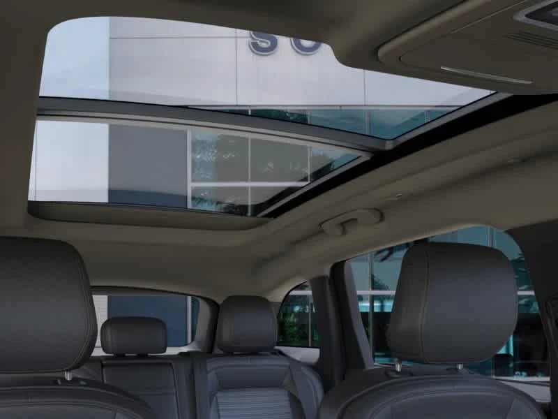 Lincoln Nautilus Reserve AWD 2026 — side view