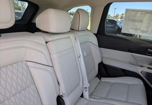 Lincoln Nautilus Black Label AWD 2026 — side view