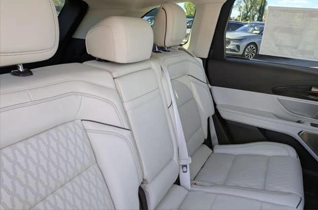Lincoln Nautilus Black Label AWD 2026 — side view