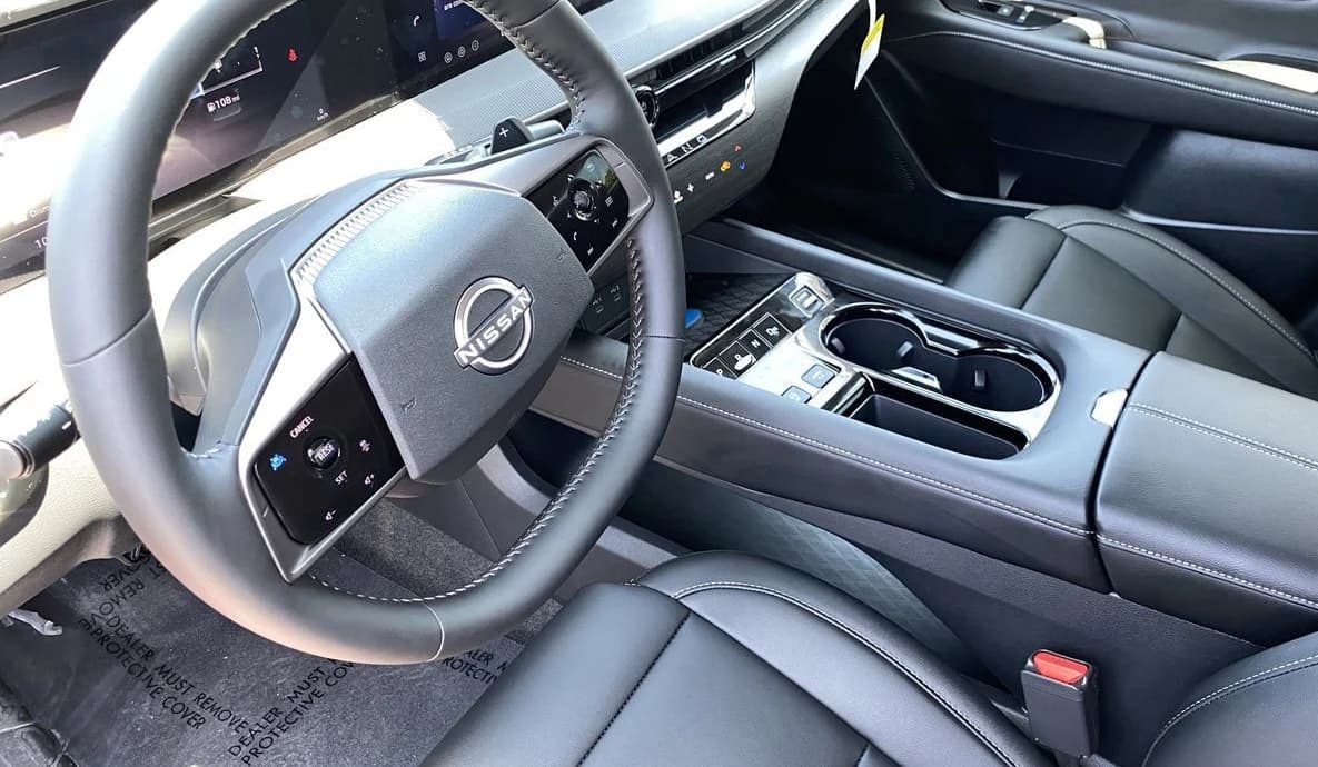 Nissan Murano SV AWD 2026 — side view